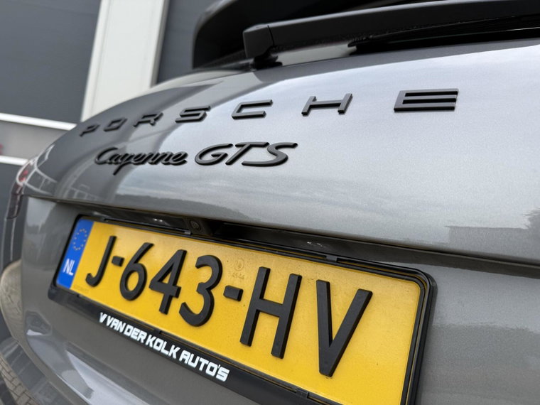 Vehicle Image 32
