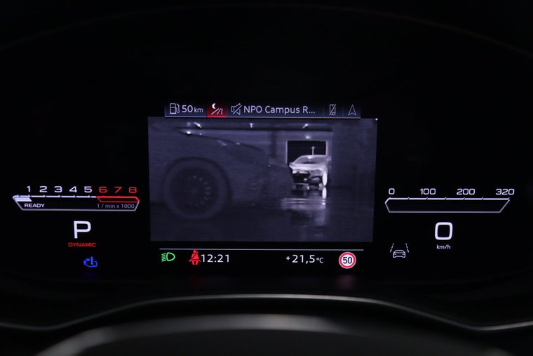 Vehicle Image 25