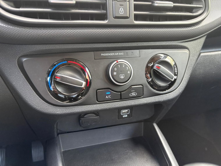 Vehicle Image 26