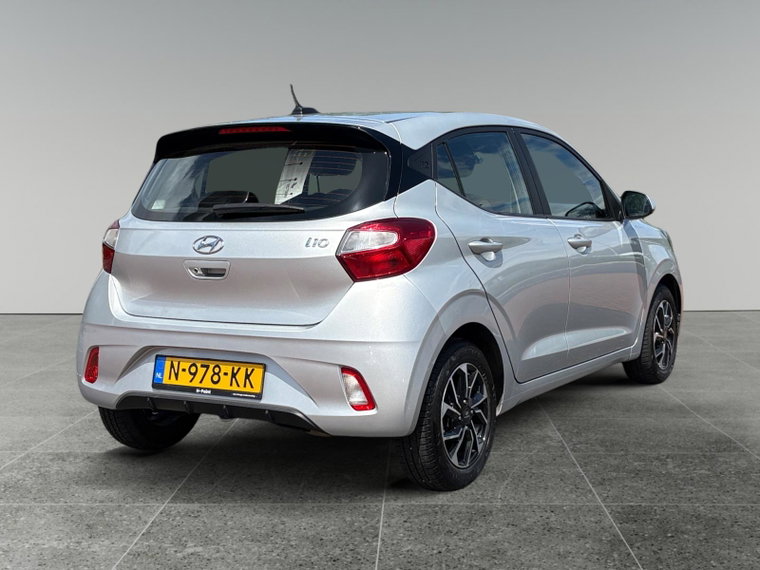 Vehicle Image 6