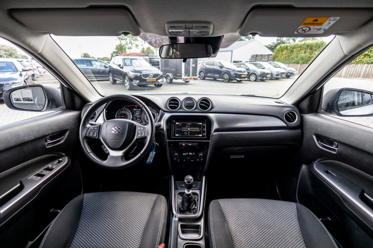 Vehicle Image 6