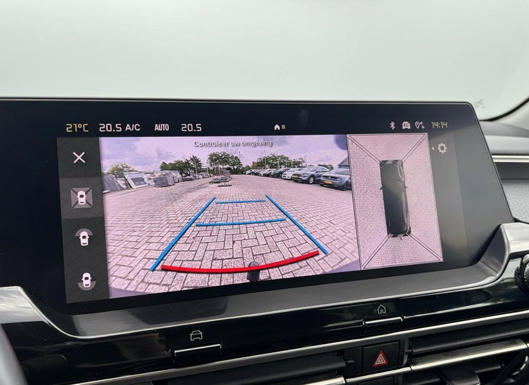 Vehicle Image 21