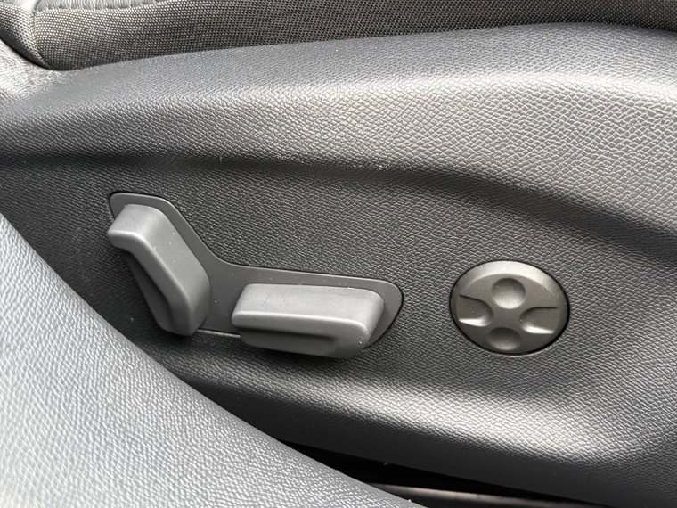 Vehicle Image 26