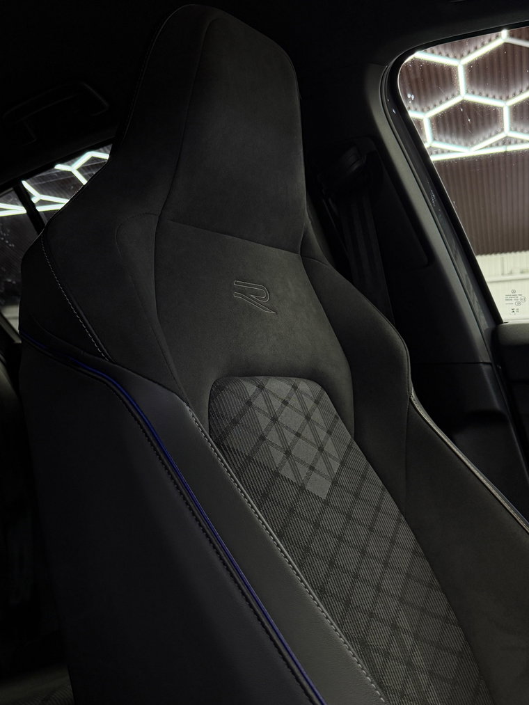 Vehicle Image 36