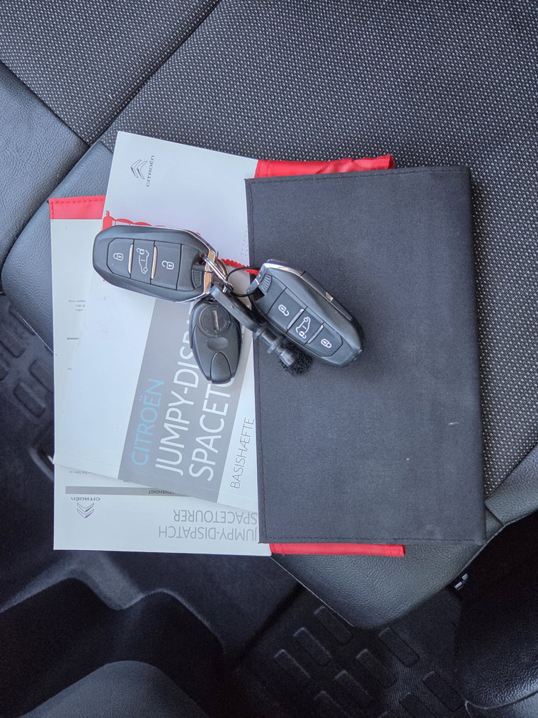 Vehicle Image 24