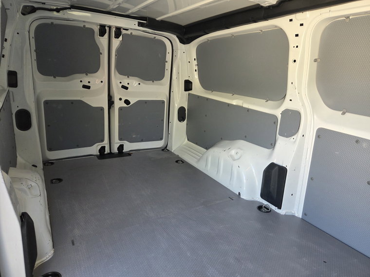 Vehicle Image 32