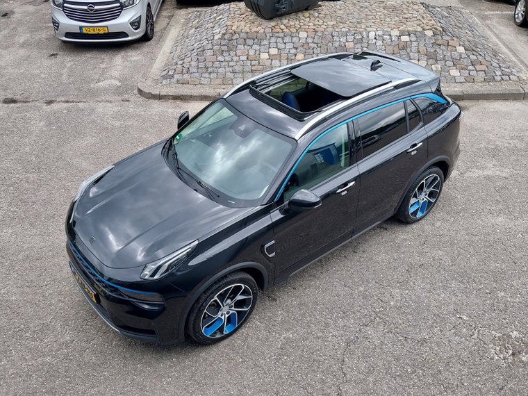 Vehicle Image 4