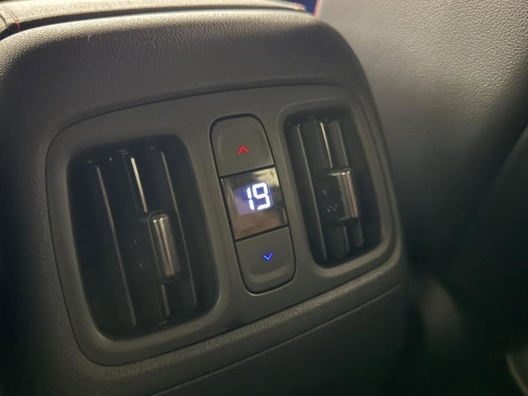 Vehicle Image 27