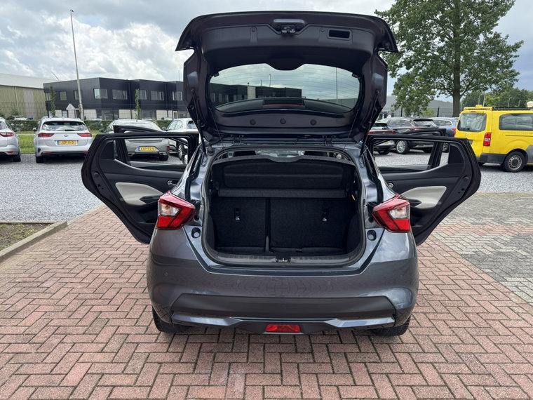Vehicle Image 23