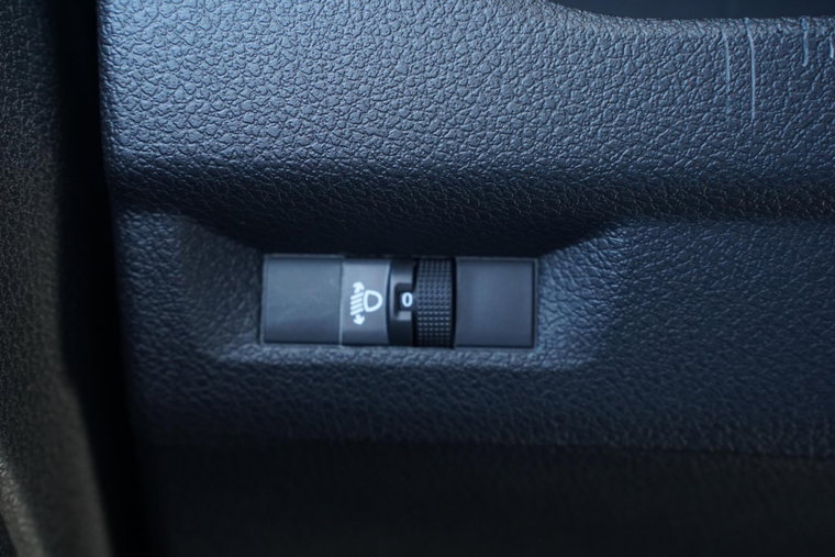 Vehicle Image 35