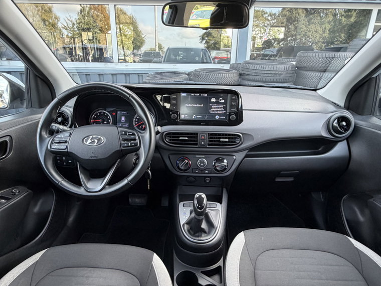 Vehicle Image 13