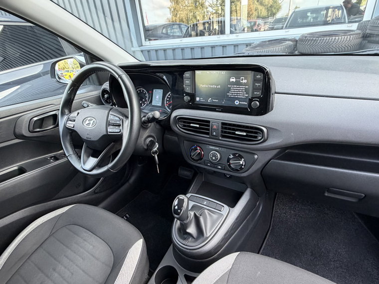 Vehicle Image 21