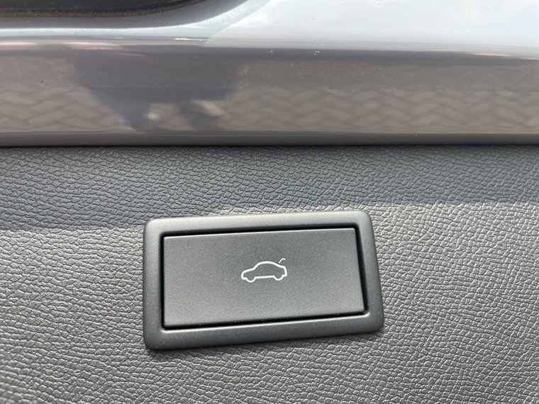 Vehicle Image 28