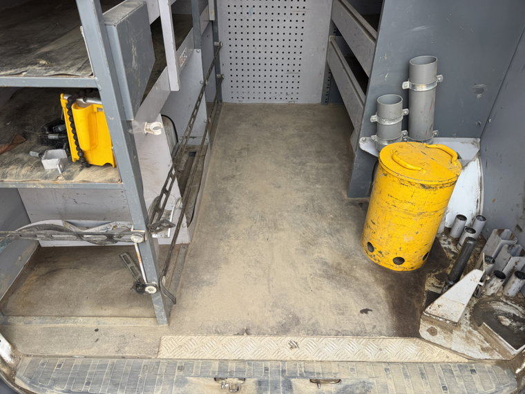 Vehicle Image 13