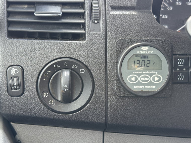 Vehicle Image 25