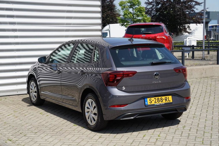 Vehicle Image 8