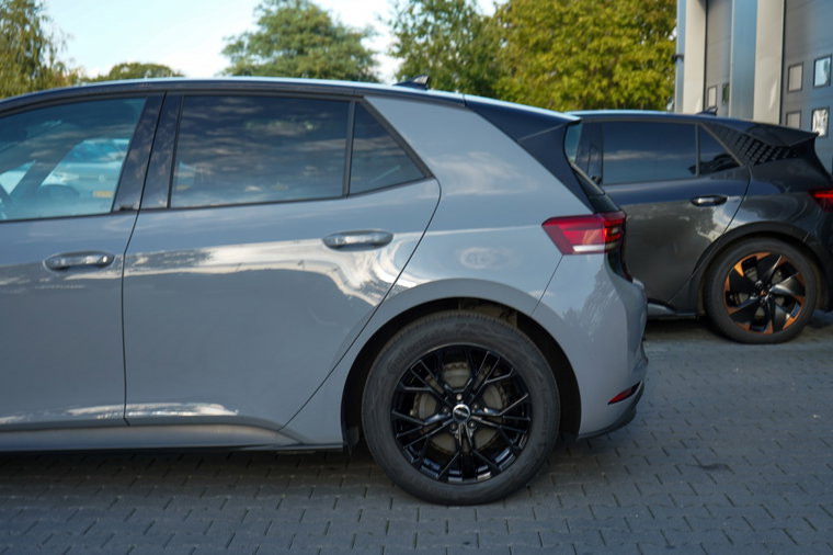 Vehicle Image 19