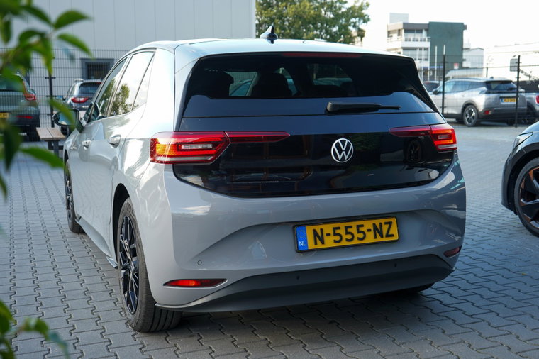 Vehicle Image 21