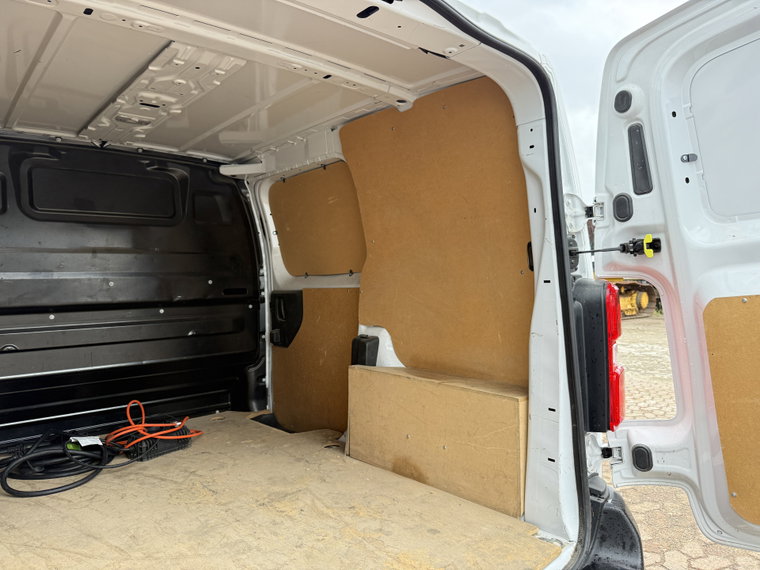 Vehicle Image 17