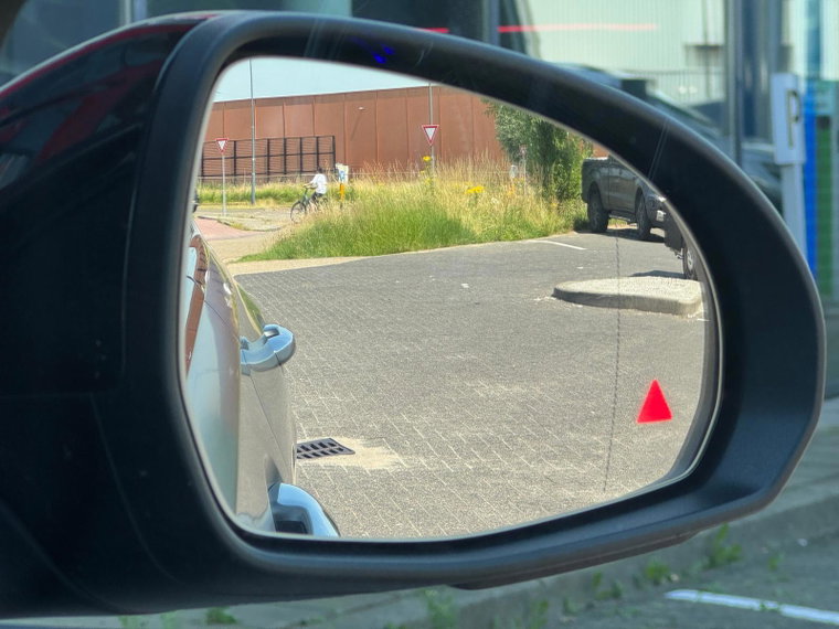Vehicle Image 25