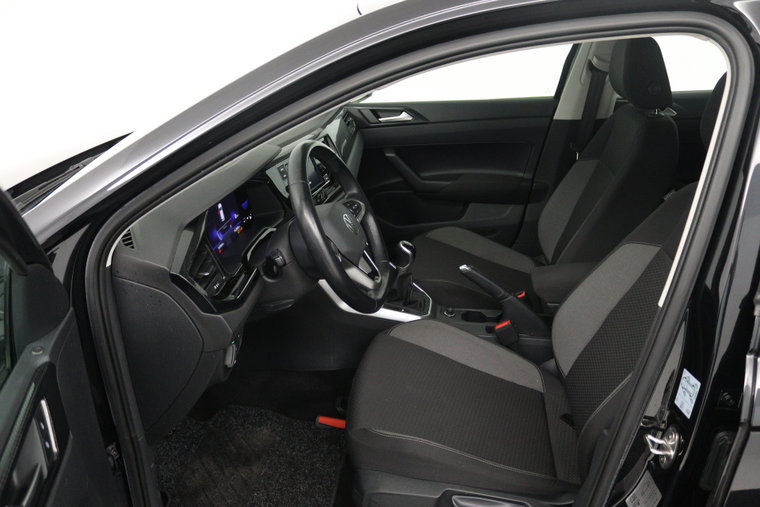 Vehicle Image 23