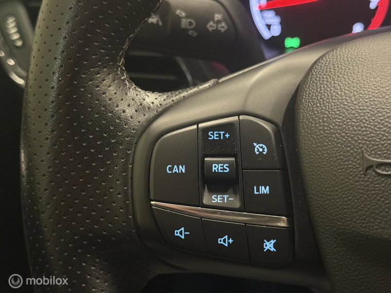 Vehicle Image 28