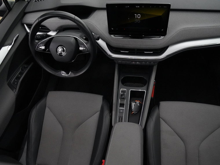 Vehicle Image 24