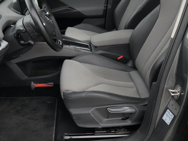 Vehicle Image 40