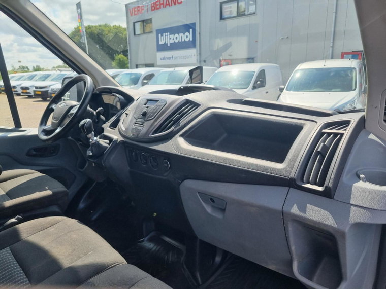 Vehicle Image 13