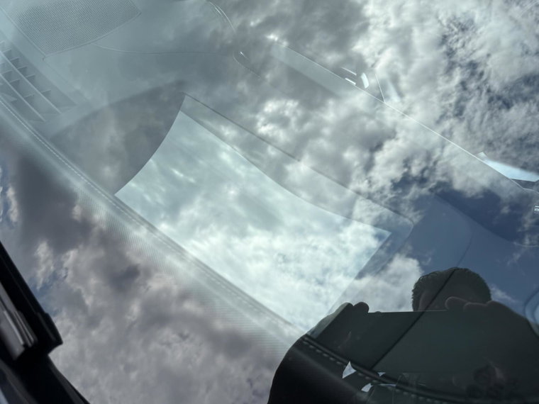 Vehicle Image 36