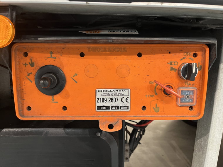 Vehicle Image 15
