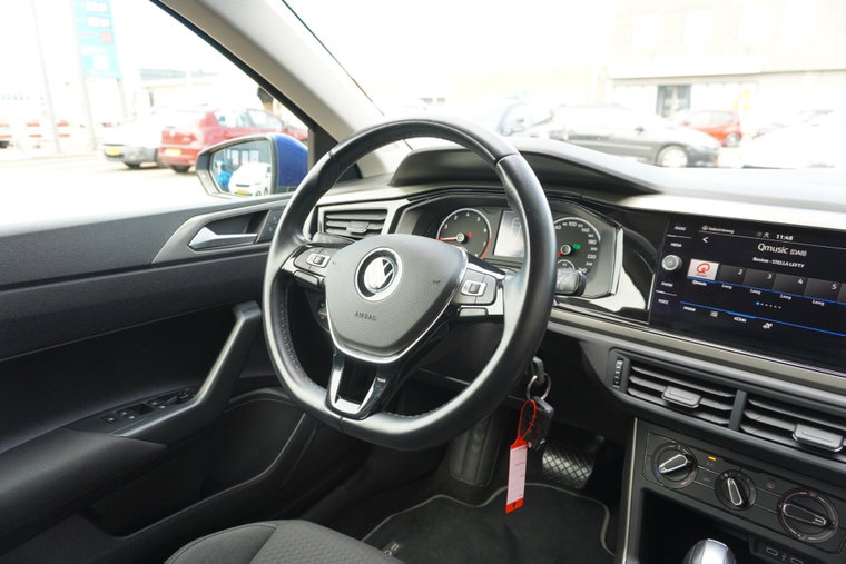 Vehicle Image 19