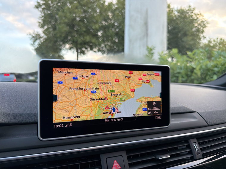 Vehicle Image 23