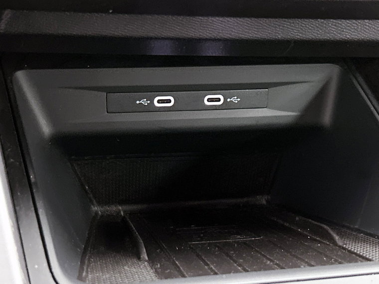 Vehicle Image 28