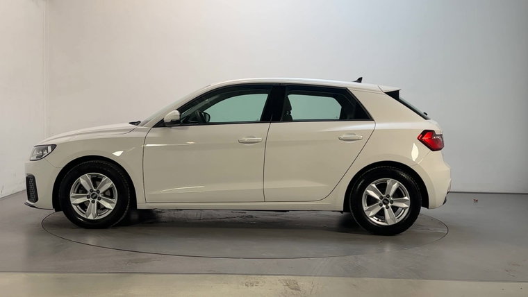 Vehicle Image 14