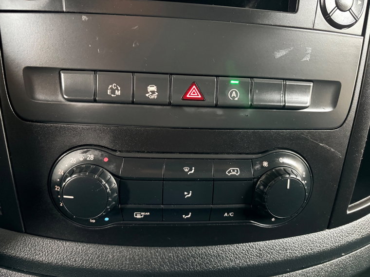 Vehicle Image 28