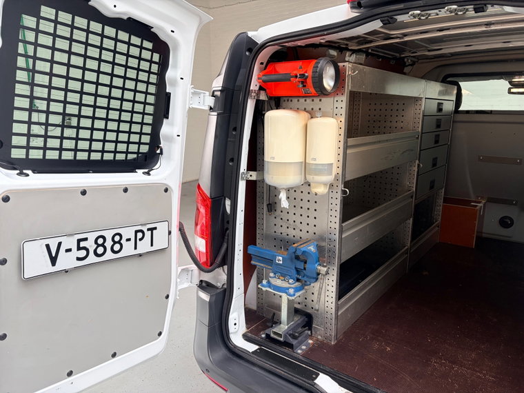 Vehicle Image 38