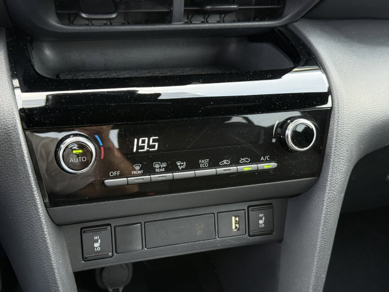 Vehicle Image 24