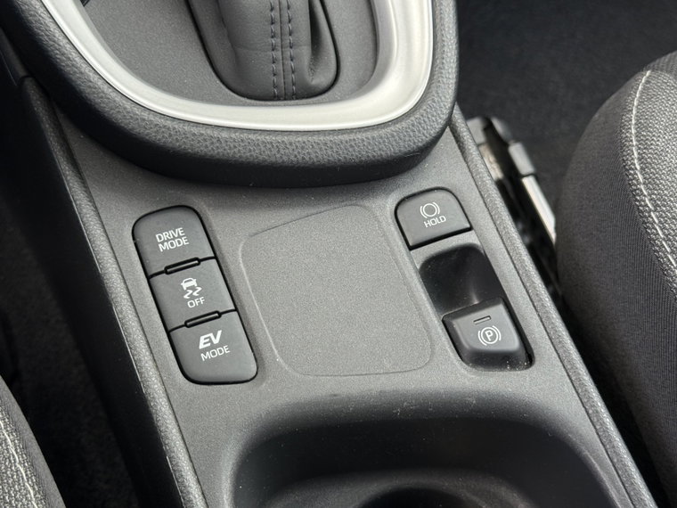 Vehicle Image 25