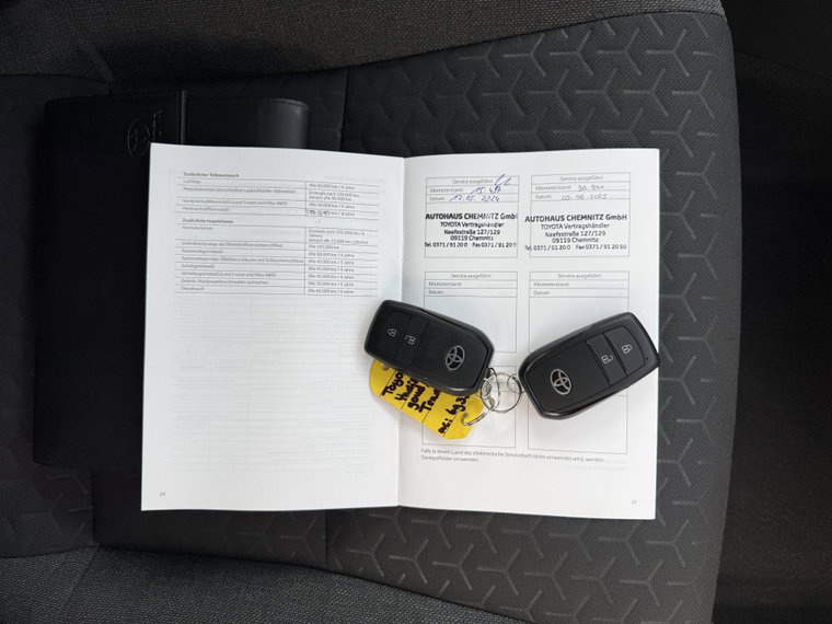 Vehicle Image 30