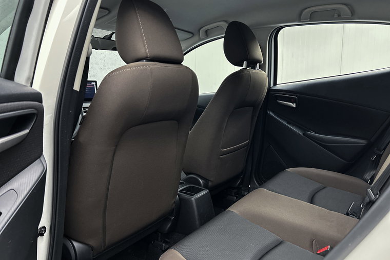 Vehicle Image 15