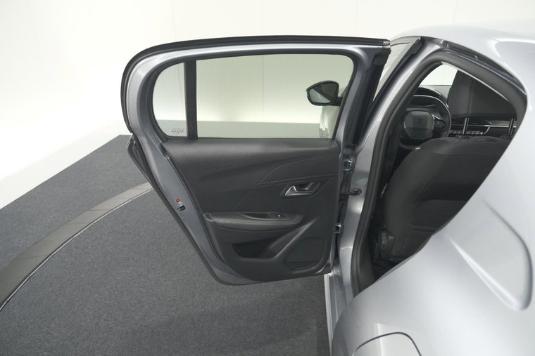 Vehicle Image 60
