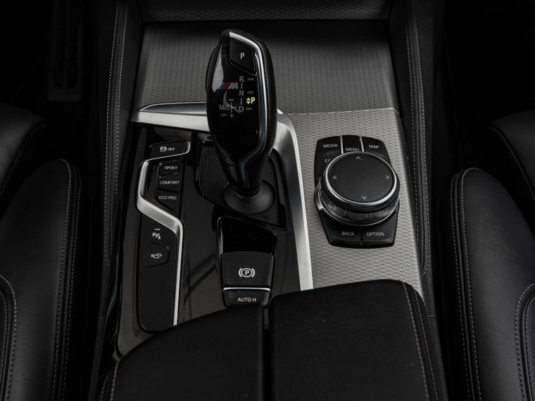Vehicle Image 38