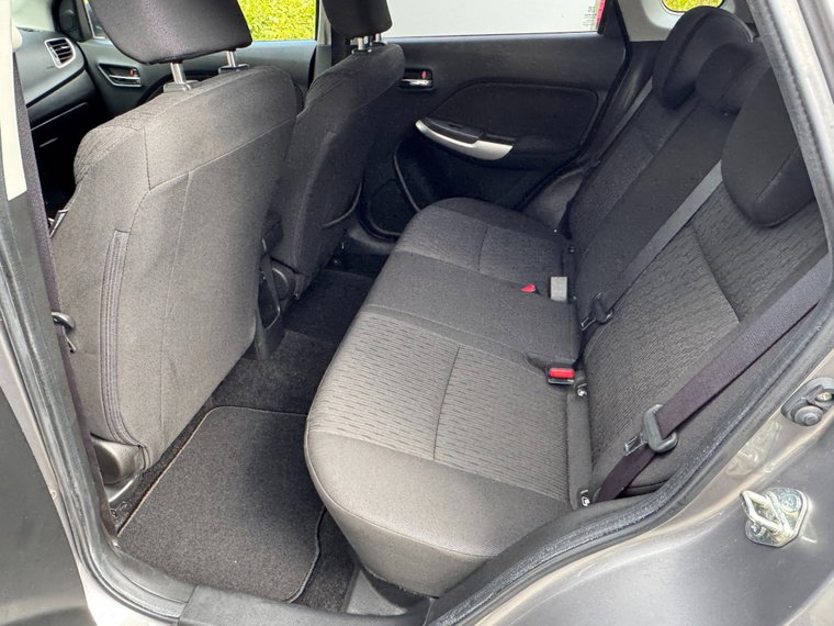 Vehicle Image 25