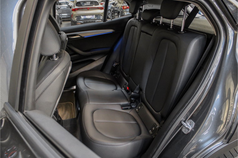 Vehicle Image 35