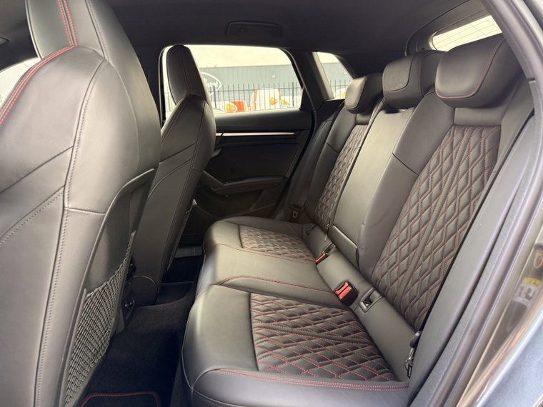 Vehicle Image 19
