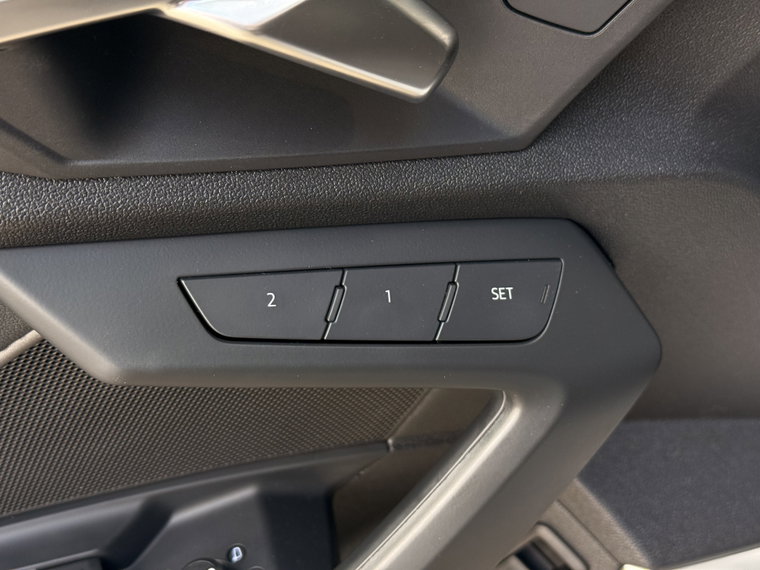 Vehicle Image 41