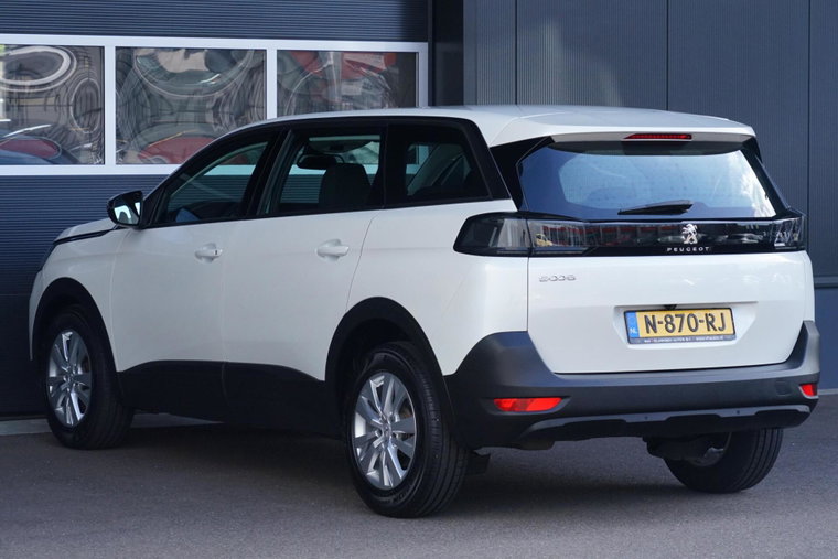 Vehicle Image 28