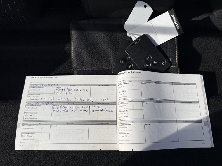 Vehicle Image 19