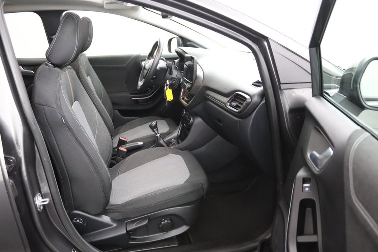 Vehicle Image 25